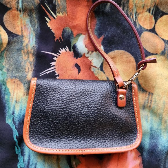 Dooney & Bourke Black & Tan Pebble Leather Wristlet - Picture 2 of 5